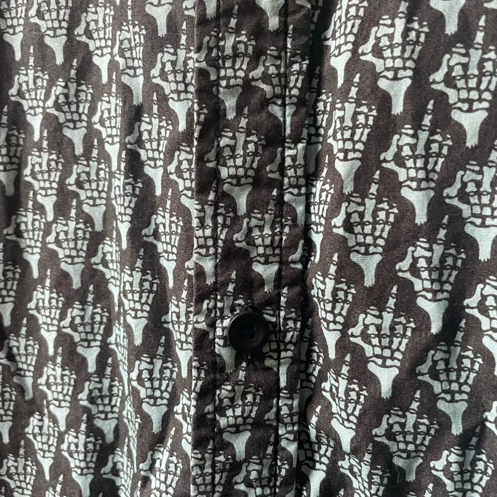 Devils Harvest Men’s Short Sleeve 100% Cotton Button Down Shirt Size Medium - Picture 9 of 9